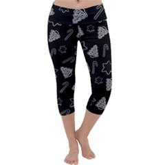 Ginger Cookies Christmas Pattern Capri Yoga Leggings by Valentinaart