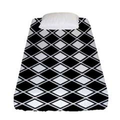 Black And White Diamonds Fitted Sheet (single Size) by retrotoomoderndesigns