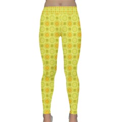 Traditional Patterns Chrysanthemum Classic Yoga Leggings by Pakrebo