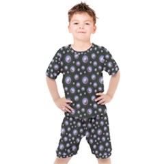 Seamless Pattern Background Circle Kids  Tee And Shorts Set by HermanTelo