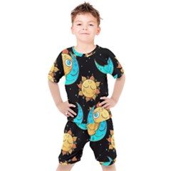 Seamless Pattern With Sun Moon Children Kids  Tee And Shorts Set by BangZart