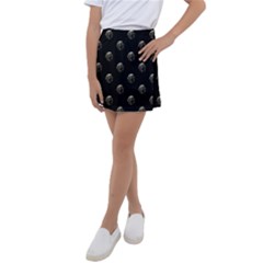 Creepy Head Sculpture With Respirator Motif Pattern Kids  Tennis Skirt by dflcprintsclothing