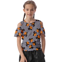 Pumpkin Heads With Hat Gray Kids  Butterfly Cutout Tee by TetiBright