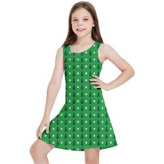 Green Christmas Tree Pattern Background Kids  Lightweight Sleeveless Dress by Amaryn4rt