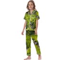 Apartment Curve Path Step Kids  Satin Short Sleeve Pajamas Set View1