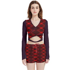 Pattern Rot Schwarz Velvet Wrap Crop Top And Shorts Set by dedoma