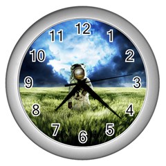 Astronaut Wall Clock (silver) by Ket1n9